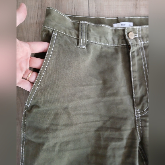 Aritzia Tna Women's High Waist Pants in Green. Size 2 - Picture 4 of 6